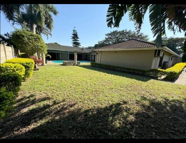 6 BEDROOM HOUSE FOR SALE IN MEER EN SEE